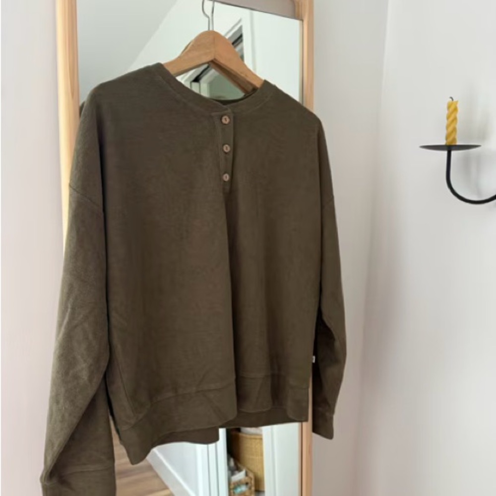 Rylee + Cru Olive Green Button-Front Sweatshirt